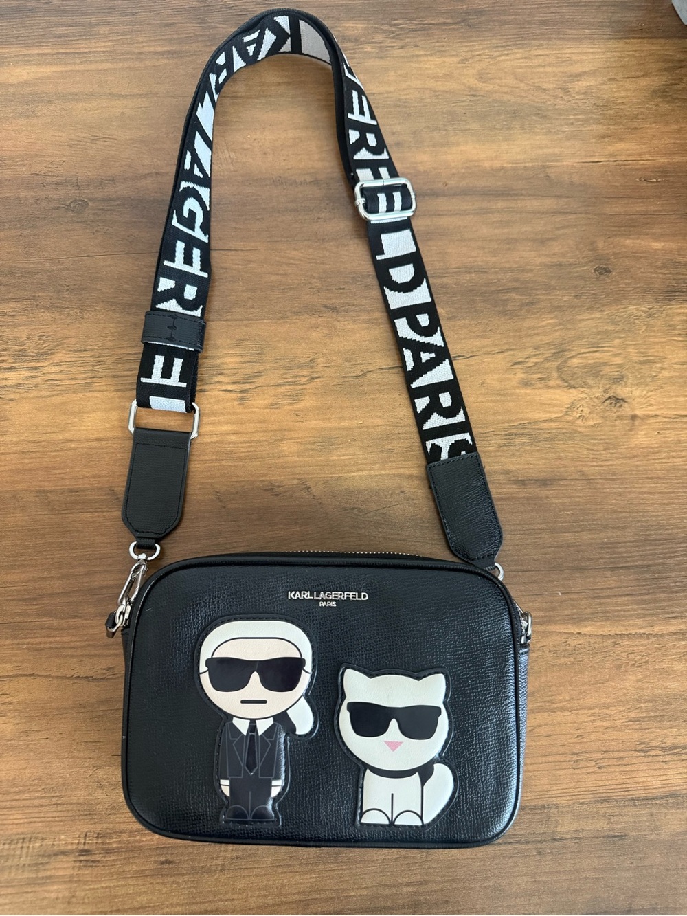 RARE Karl Lagerfeld Paris Maybelle Camera
Crossbody Bag.- Karl & Choupette